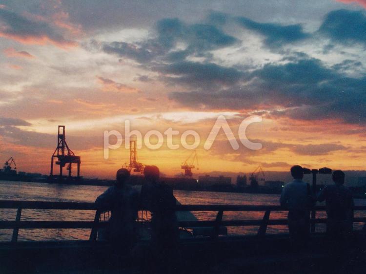 夕立が去った空2 空,夕焼け,夕方の写真素材