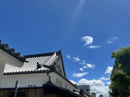 にっぽんの夏 瓦と夏空 にっぽんの夏 瓦と夏空の写真