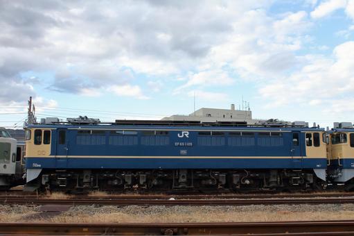 北長野で留置されるEF65-1105号機 長野総合車両センター,北長野,ef65の写真素材