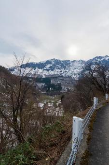 250422秋山郷鳥甲山の写真