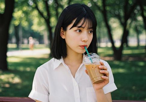 避暑地でアイスコーヒー 避暑地でアイスコーヒーの写真