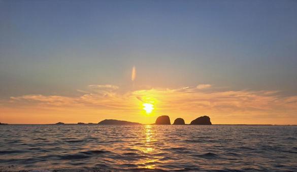 長崎の海と夕日 長崎の海と夕日 夕日,夕陽,長崎の写真素材