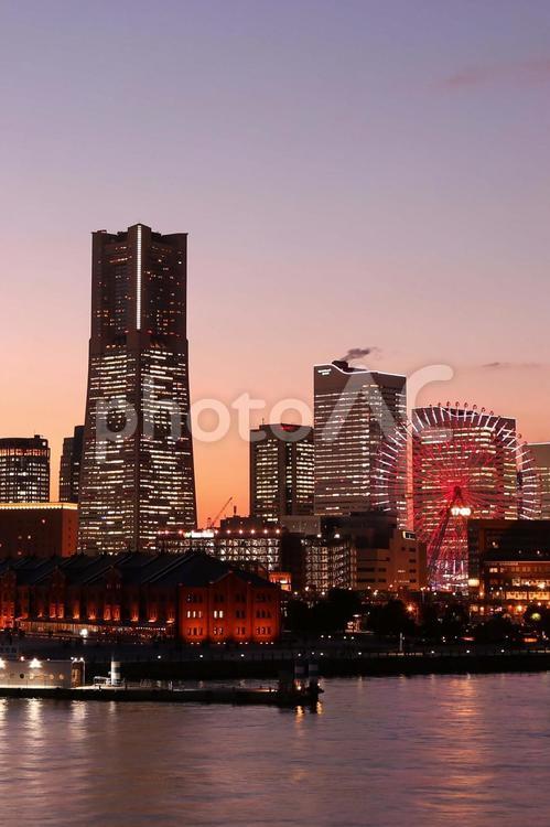 横浜みなとみらい　美しい夜景・夕景 横浜,みなとみらい,大さん橋の写真素材