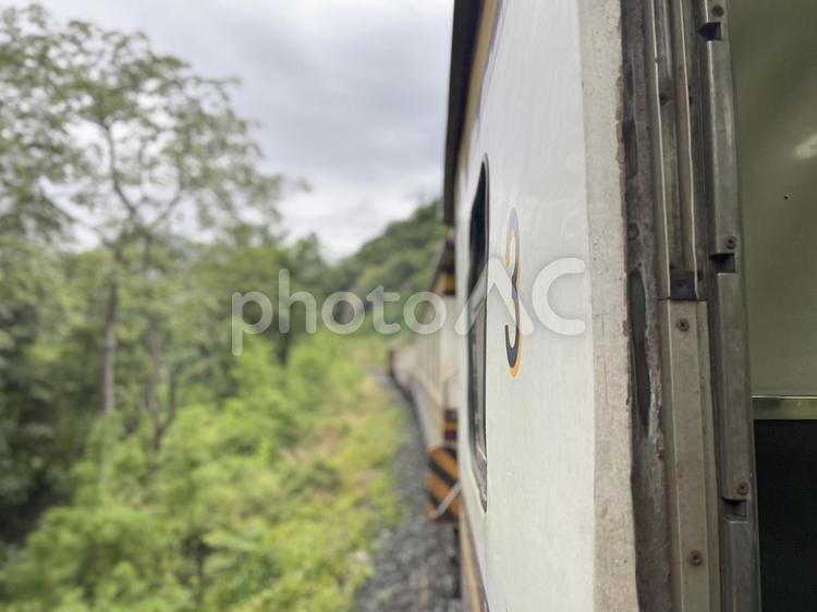 タイ国鉄の車窓から（ナムトック線） タイ国鉄,タイ,泰緬鉄道の写真素材