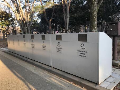都市公園のゴミ箱画像データセット ゴミ箱,公園,都市の写真素材
