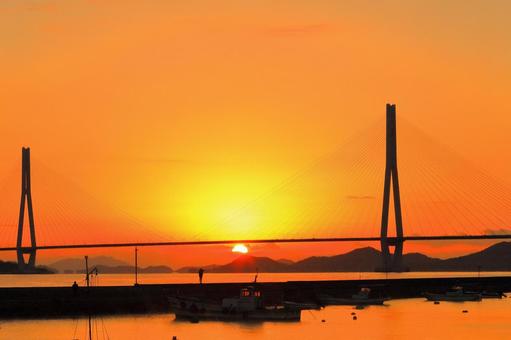 多々羅大橋に初日の出-5 多々羅大橋に初日の出-5 年賀状,初日の出,朝日の写真素材