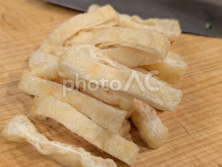 切った厚揚げ 厚揚げ,大豆,食品の写真素材