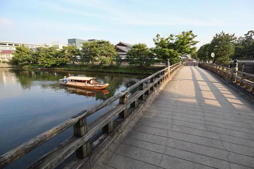 松江城 松江城 青空,晴れ,縦の写真素材