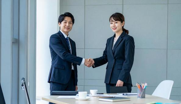 ビジネス 商談 握手 ビジネス 商談 握手の写真