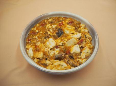 手作り・鯖の麻婆豆腐（皿に盛る） 鯖の麻婆豆腐,鯖,麻婆豆腐の写真素材