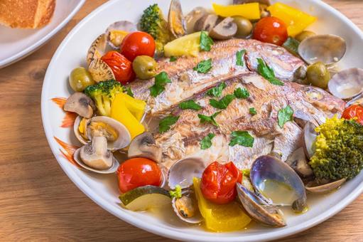 鯛のアクアパッツァ アクアパッツァ,鯛,魚料理の写真素材