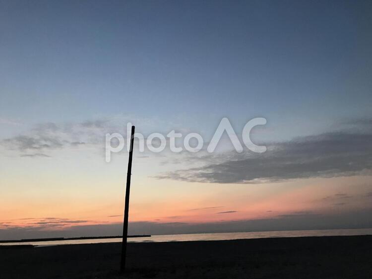 夕日の沈んだ海 日暮れ,空,暁の写真素材