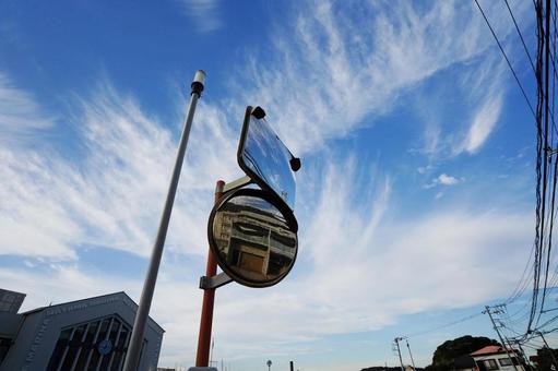 葉山マリーナ前カーブミラー1 カーブミラー,葉山マリーナ,鏡の写真素材