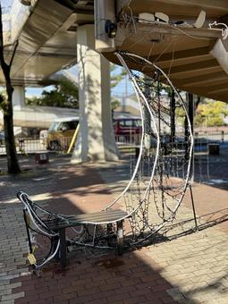 歩道橋の下のイルミネーション　昼間 イルミネーション,コード,眺めの写真素材