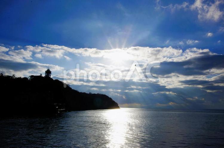 江の島大橋からみた江の島 江の島,海,海辺の写真素材