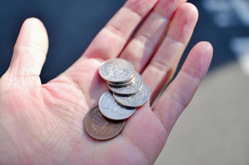 小銭 マネー キャッシュ お金 金融, 計算マネー, ローン, 節約, 支出, 予算, 家計, 見積り, コスト, 費用, 投資, 税金, 収支, 経費, 税理士, 見積もり, ファイナンス, 原価, 原価計算, マーケティング 小銭 マネー キャッシュ お金 金融, 計算マネー, ローン, 節約, 支出, 予算, 家計, 見積り, コスト, 費用, 投資, 税金, 収支, 経費, 税理士, 見積もり, ファイナンス, 原価, 原価計算, マーケティングの写真