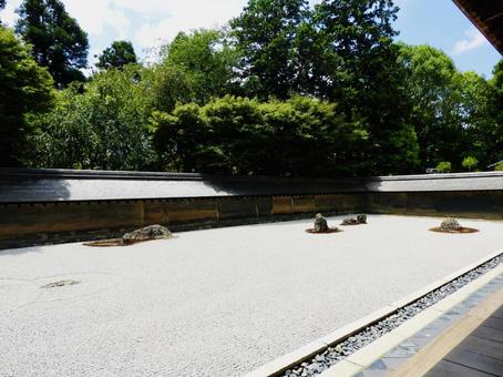 真夏の京都龍安寺方丈庭園 真夏の京都龍安寺方丈庭園 龍安寺,石庭,枯山水の写真素材