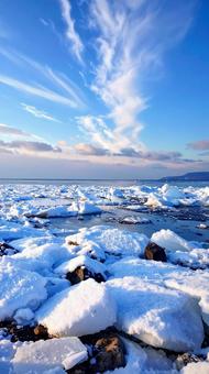 流氷ときれいな青空 流氷ときれいな青空の写真