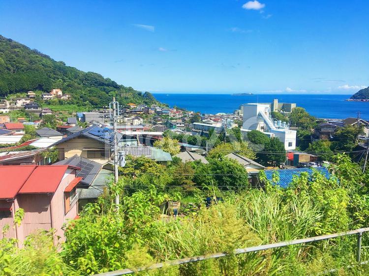 網代の海と街並みの写真素材 綱代,街並み,風景の写真素材