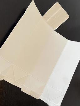 牛乳パックをハサミで切り開きリサイクル１ 牛乳パック,リサイクル,資源の写真素材