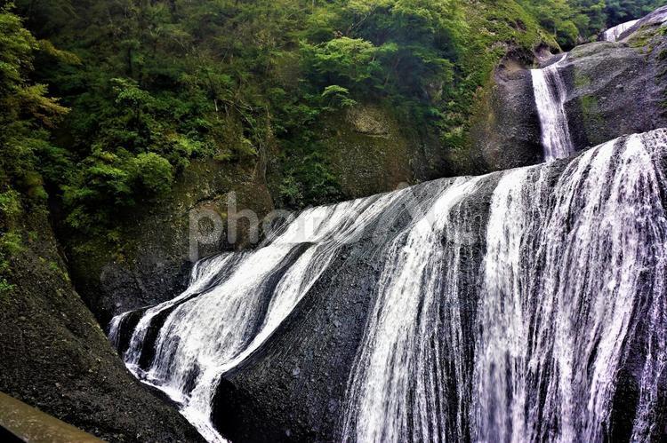 豪快な茨城「袋田の滝」 袋田の滝,茨城県観光スポット,日本三名瀑の写真素材