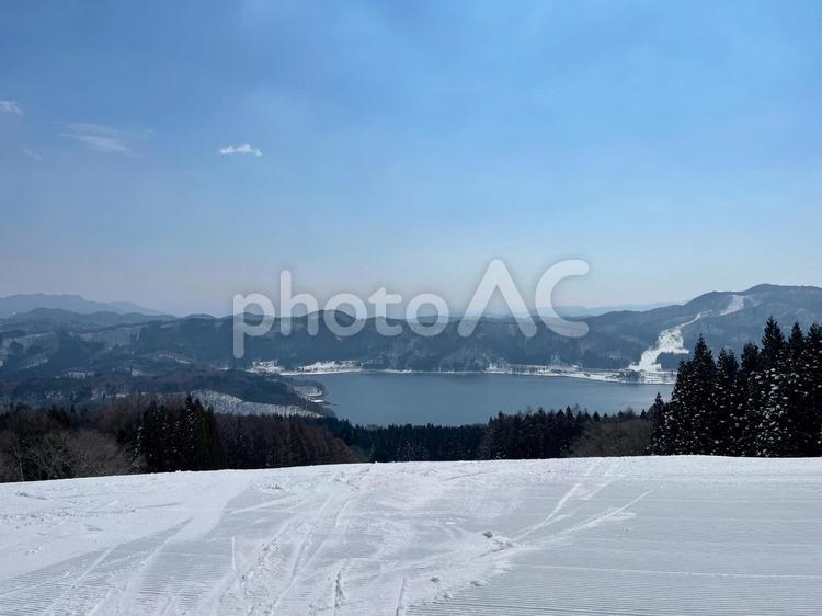 青木湖と白馬の雪山風景 雪山,湖,青木湖の写真素材