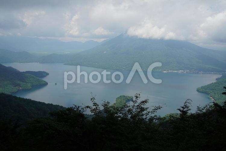 半月山展望台からの中禅寺湖 半月山展望台,中禅寺湖,湖の写真素材