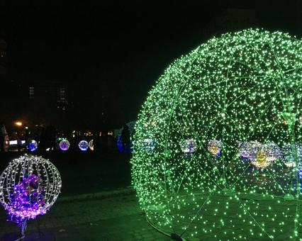 大通公園のイルミネーション 大通公園のイルミネーション イルミネーション,円形,ホワイトイルミネーションの写真素材