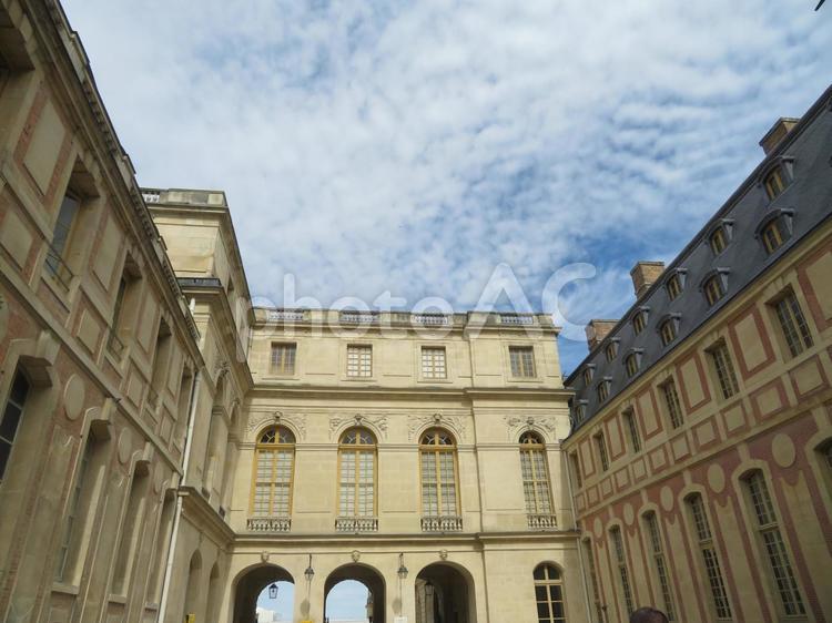 フランス、ヴェルサイユ宮殿の庭園の入口 ヴェルサイユ宮殿,バロック建築,建造物の写真素材