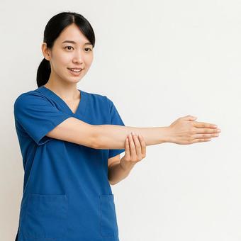 ストレッチをする医療従事者 ストレッチをする医療従事者の写真