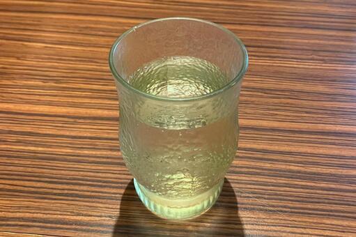 コップの水 水,冷たい,お冷の写真素材