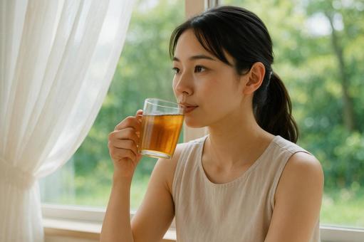 麦茶を飲む夏の午後 麦茶を飲む夏の午後の写真