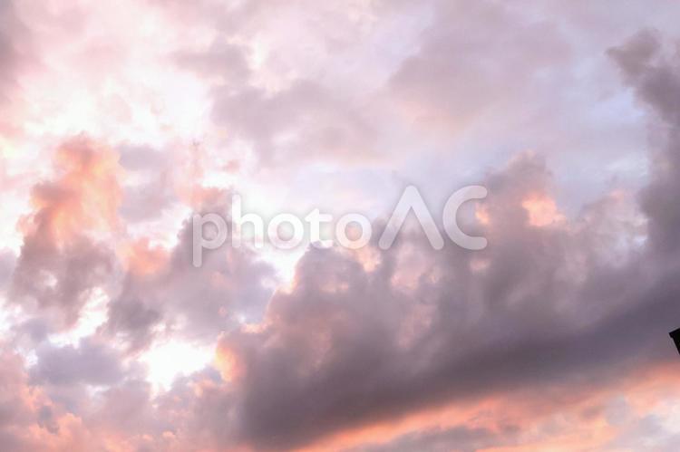 夕方の幻想的な空　素材　背景 夕方,夕焼け,素材の写真素材