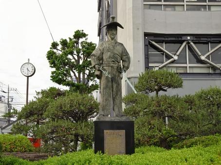 川越市役所の太田道灌公像 川越市役所の太田道灌公像の写真