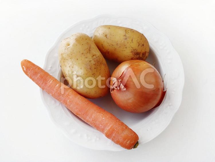 イタリアの野菜　人参、じゃがいも、玉ねぎ イタリア,玉ねぎ,人参の写真素材