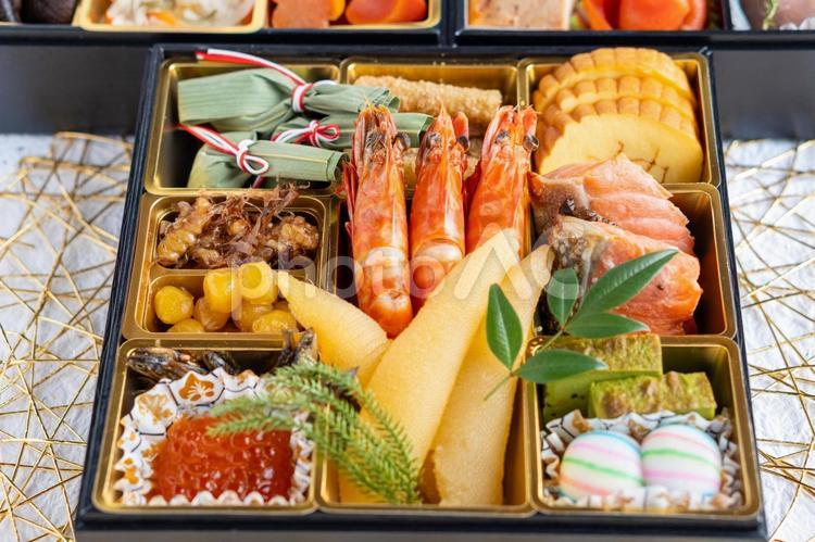 おせち料理アップ　海老、数の子、伊達巻 おせち,アップ,海老の写真素材