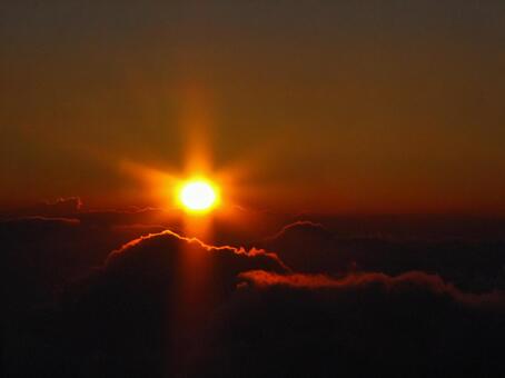 雲海を照らす日の出 太陽,日の出,日没の写真素材