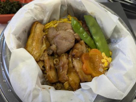 熱々釜飯 熱々釜飯の写真