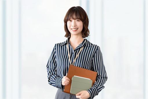 笑顔の女性・ビジネスウーマン 笑顔の女性・ビジネスウーマン 女性,ビジネス,笑顔の写真素材