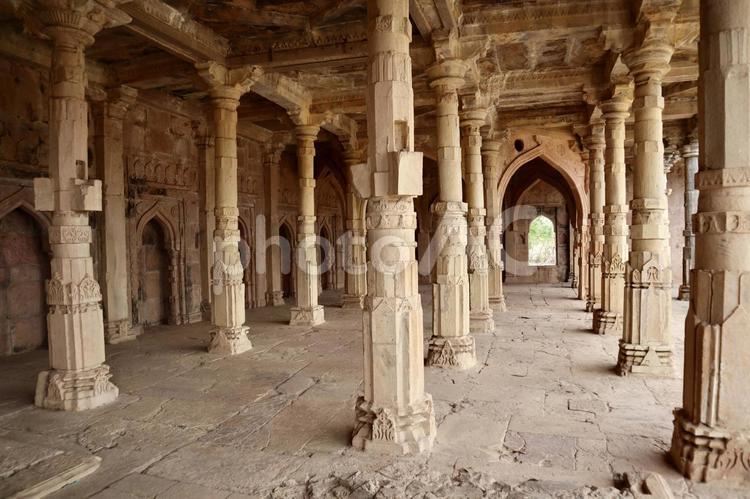 インド　マンドゥ　モスクの石柱群 海外,インド,旅行の写真素材
