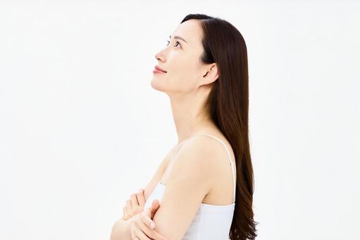 美容　見上げる女性の横顔　保湿　UVケア スキンケア,顔,美容の写真素材