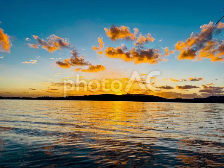 夕日-沖縄の海と空 沖縄,夕日,夕焼けの写真素材