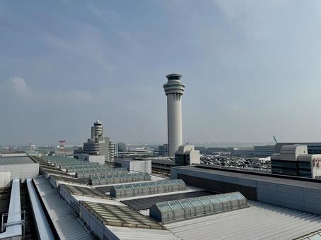 羽田空港 スカイデッキからの風景 羽田空港 スカイデッキからの風景 羽田空港,管制塔,空港の写真素材