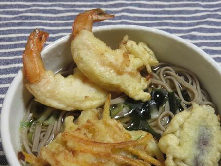 天ぷら蕎麦 海老天,天ぷら蕎麦,かきあげの写真素材