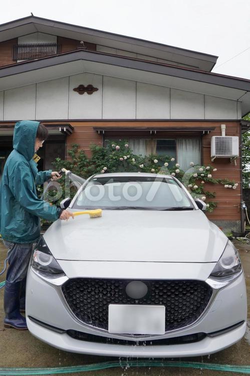 雨の日の洗車02 洗車,自動車,マイカーの写真素材