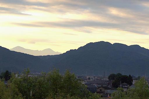 朝焼けの山脈 朝焼けの山脈の写真