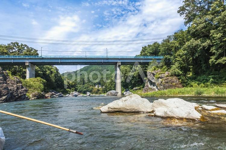 荒川と金石水管橋 長瀞,荒川,川下りの写真素材