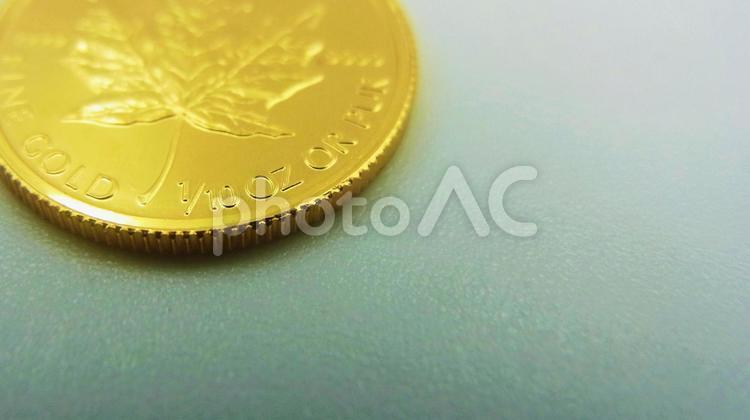 【金貨】カナダ　メープルリーフ　コイン　背景　素材 金貨,金,メープル金貨の写真素材