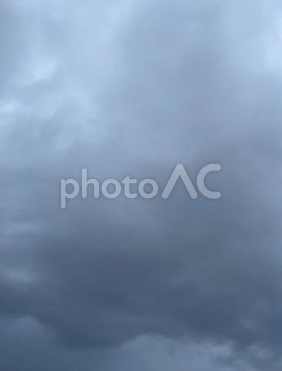 どんよりとした曇り空 曇り空,雲,空の写真素材