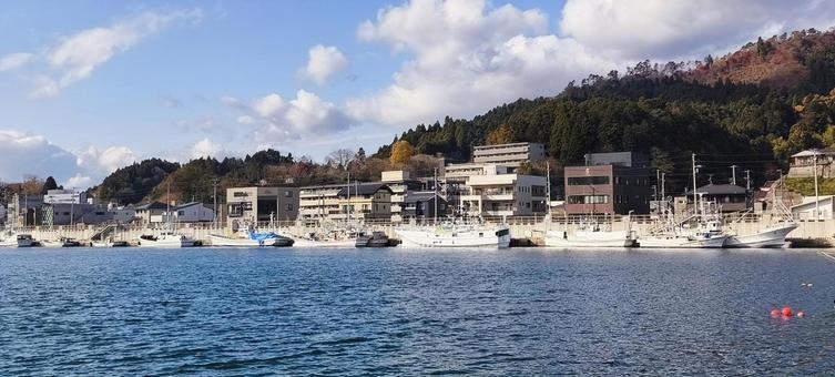 気仙沼港に停泊している漁船 港,気仙沼港,漁船の写真素材